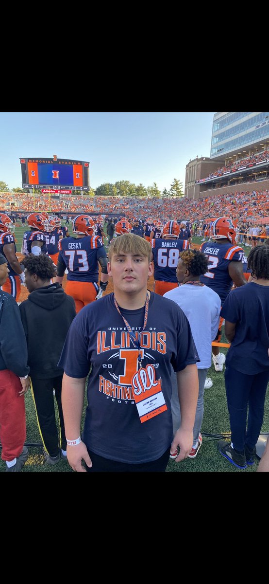 jacobbenson75's tweet photo. Had a great time and loved the culture at the @IlliniFootball game tonight! Thank you @coachPatRyan for the invite and @Coach_BMiller @BretBielema and the entire staff for the hospitality and for making it a great experience. Hope to be back on campus again soon! #ILL #famILLy https://t.co/jeFU9WrSFs