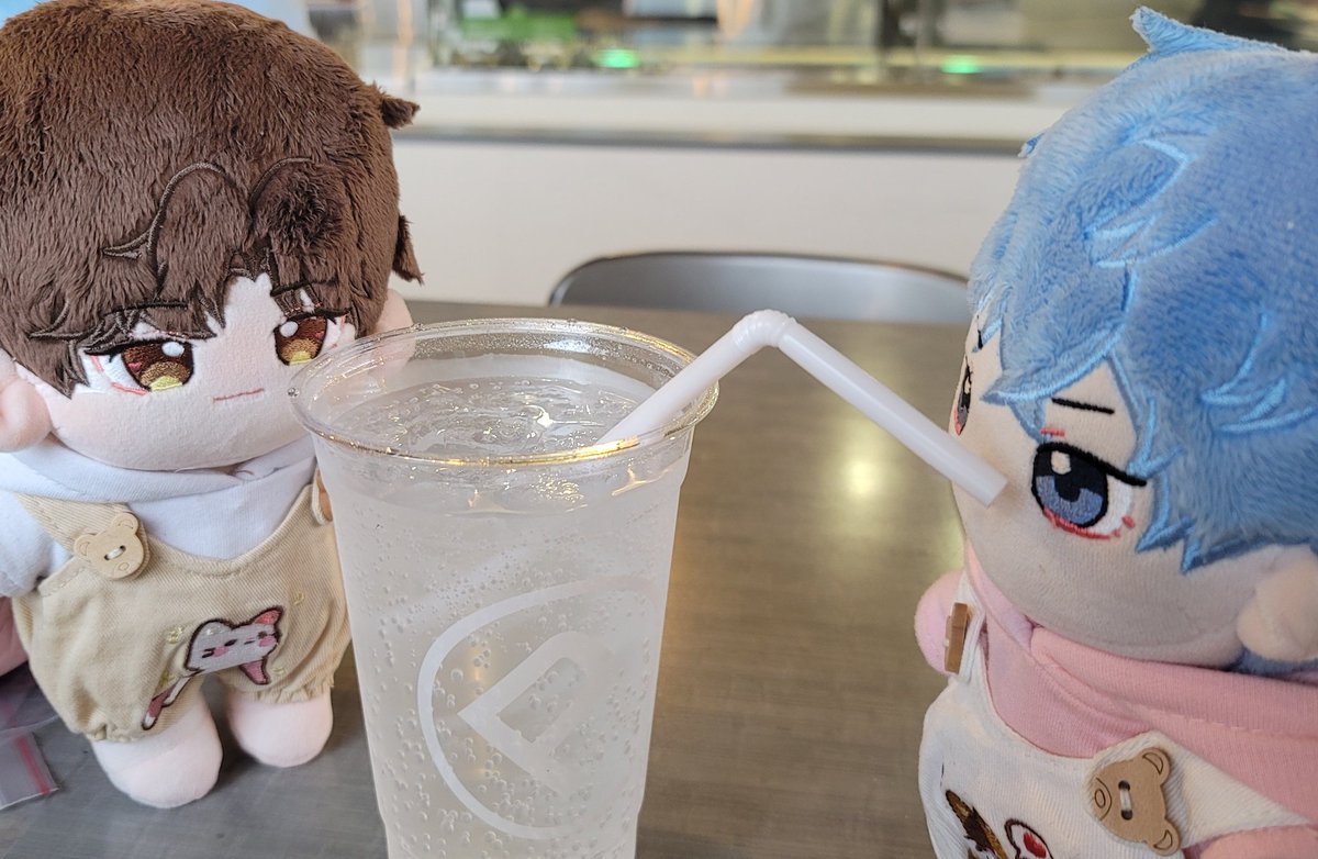 shnjhyns's tweet photo. went to eat pizza today https://t.co/xtoaODod6k