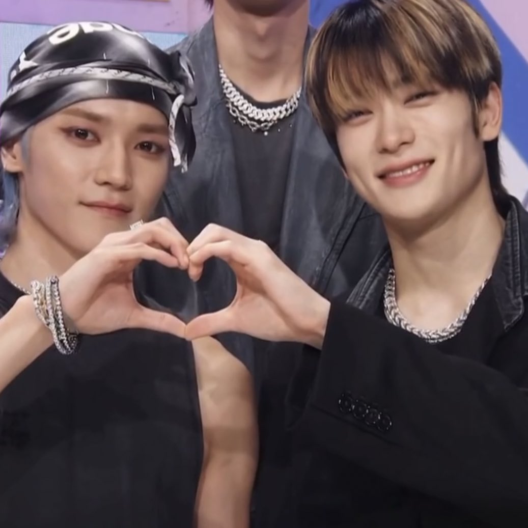 9597jaeyong's tweet photo. THEY ARE SO ANNOYING MY GOD https://t.co/twUtvChFcx