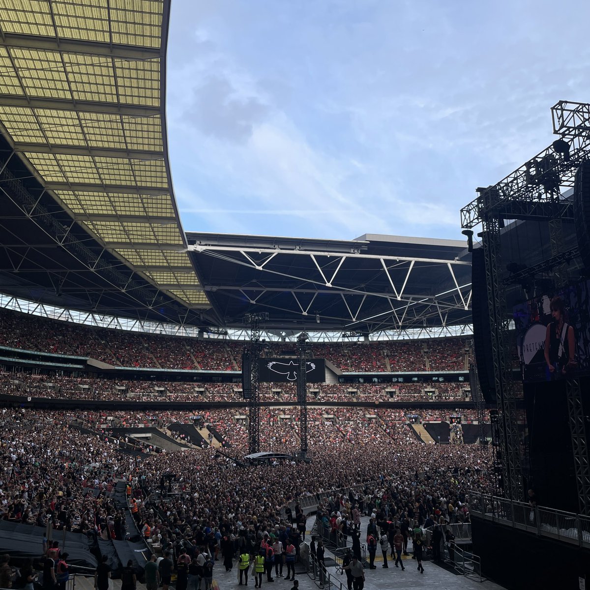 FooFightersUK's tweet image. 1 year ago today, Taylor Hawkins Tribute Concert @wembleystadium 🖤