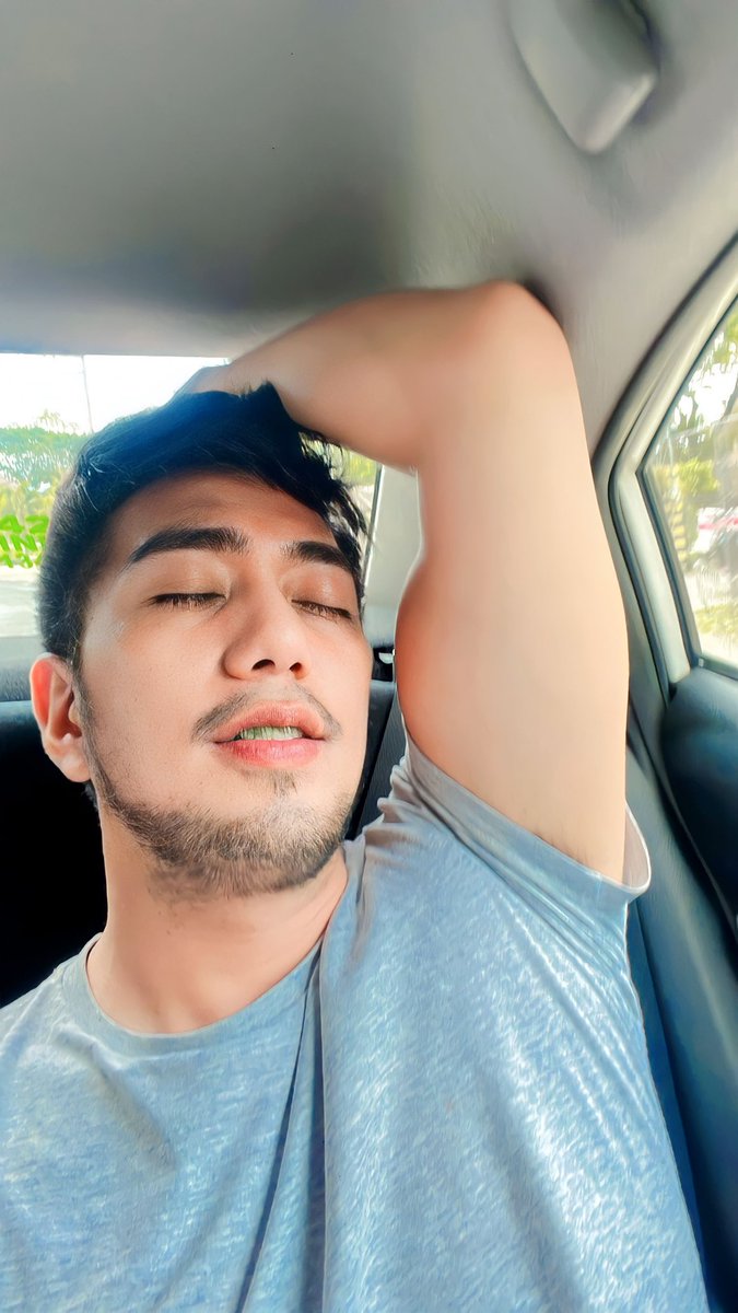 selaxo11's tweet photo. Hapon na naka uwi…
San ako naka sleep….😅🥴
#lasing
#wasted
#singlelife https://t.co/irgIf1yNFE