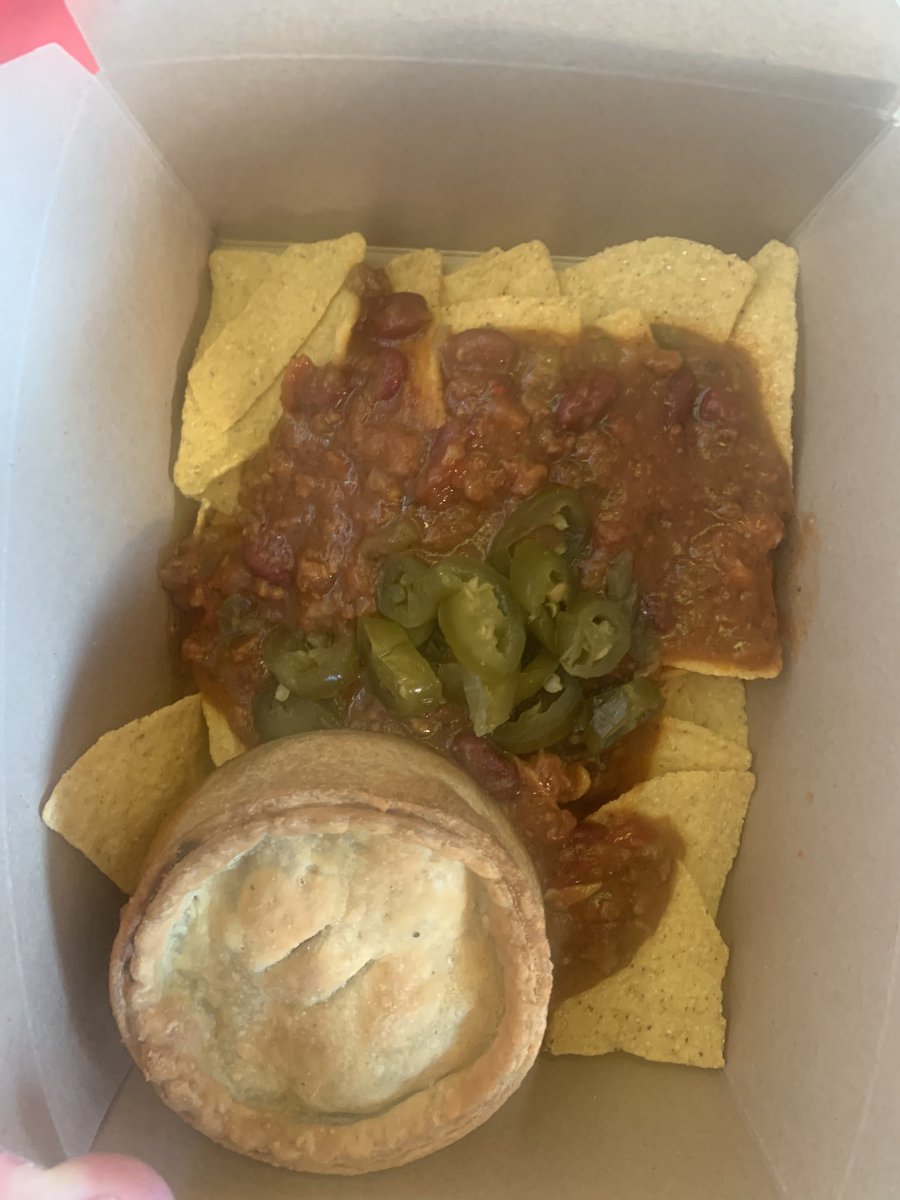 Steak pie £4.10 I think? 6/10
Chilli nachos £6.50, 1/10. they were beyond rank. How hard can it be to put out even half decent food ffs. Just a warning to anyone who actually likes nachos, Dinny bother <a href="/AberdeenFC/">Aberdeen FC</a> @CormackDavie