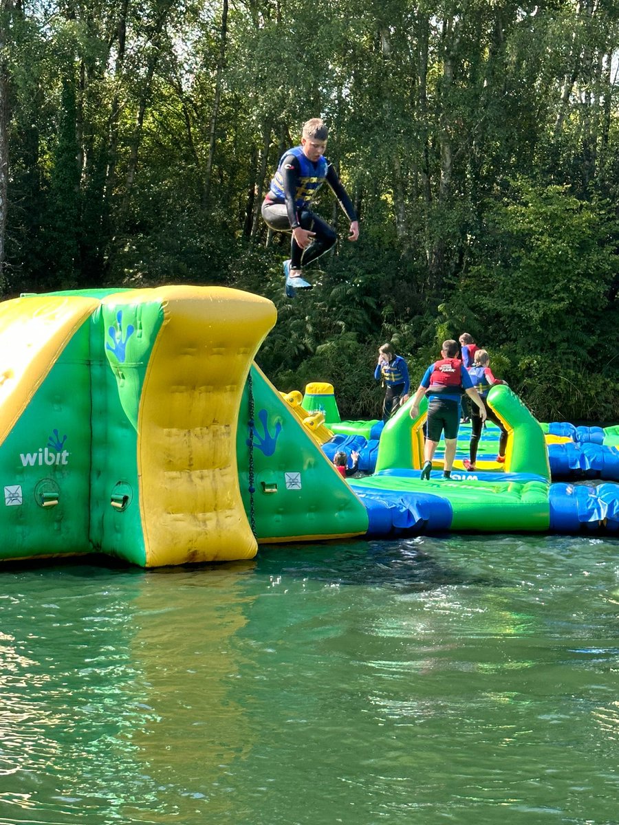 Watchetscouts's tweet photo. Yesterday 30 #RNSeaScouts & #ExplorerScouts were messing around on & in the water having lots of fun & exerting energy down at @dorsetwaterpark . @scouts @MoorsAndCoastal @SomersetScouts https://t.co/iOVwm36XV9