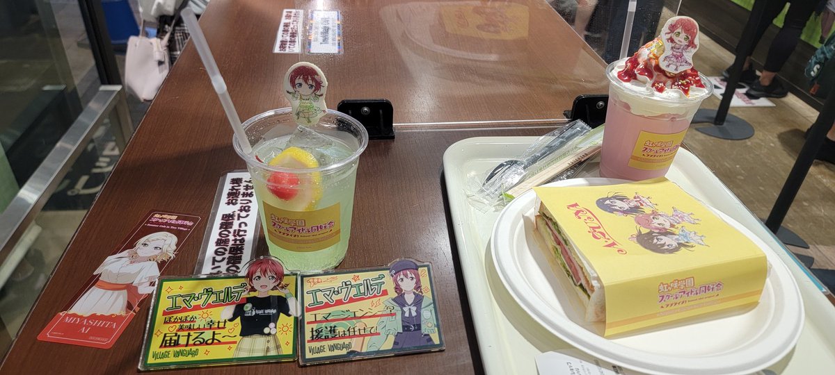 cometblackie's tweet image. スカイツリーのtree village虹ヶ咲コラボに来た!チビエマかわいい!
#虹ヶ咲学園スクールアイドル同好会 
#TreeVillage