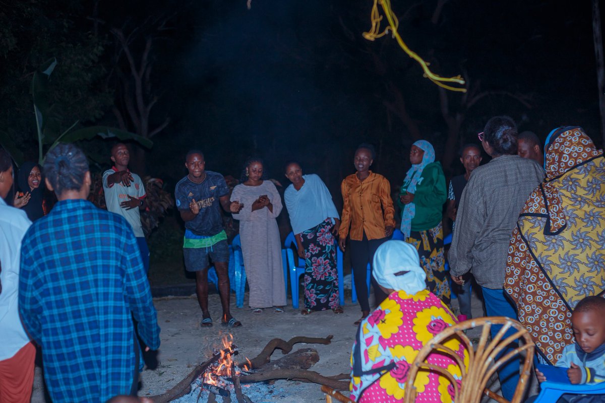 MwanamisiBakar5's tweet photo. After holding spaces for our vijana and watoto program it was so nice to have time for the youth mentors to unwind,reflect and have  good time for refreshing.
#kumekuchaquest
#thegreenstringnetwork
#akilimaliassociate
#letsrestorehope https://t.co/DCcSnAJfuB