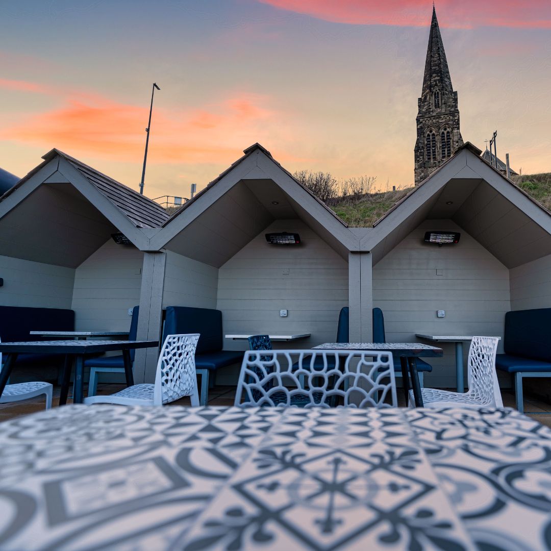 ViewTynemouth's tweet image. And there it is ... the reason behind our name... Need we say more?

Featured here is our lovely terrace which is open to dogs (and their humans!) all year around.

#theview #theviewrestaurant #longsands #longsandsbeach #sunset #theviewlongsands #seaview #seafrontrestaurant