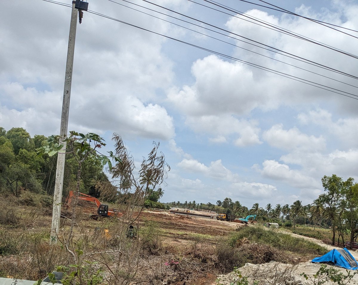 IndexKarnataka's tweet photo. Neraluru - Dharmapuri(Karnataka part) highway work in progress
#NH844
Piling work on for VOP(flyover) https://t.co/r4Zqs4OEEH