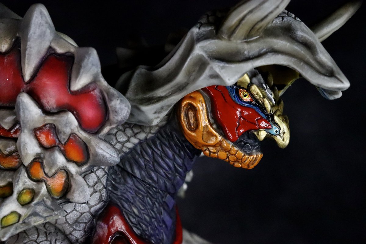 ウルトラ怪獣アドバンス 天弓怪獣ニジカガチ」 リペイント完成です 