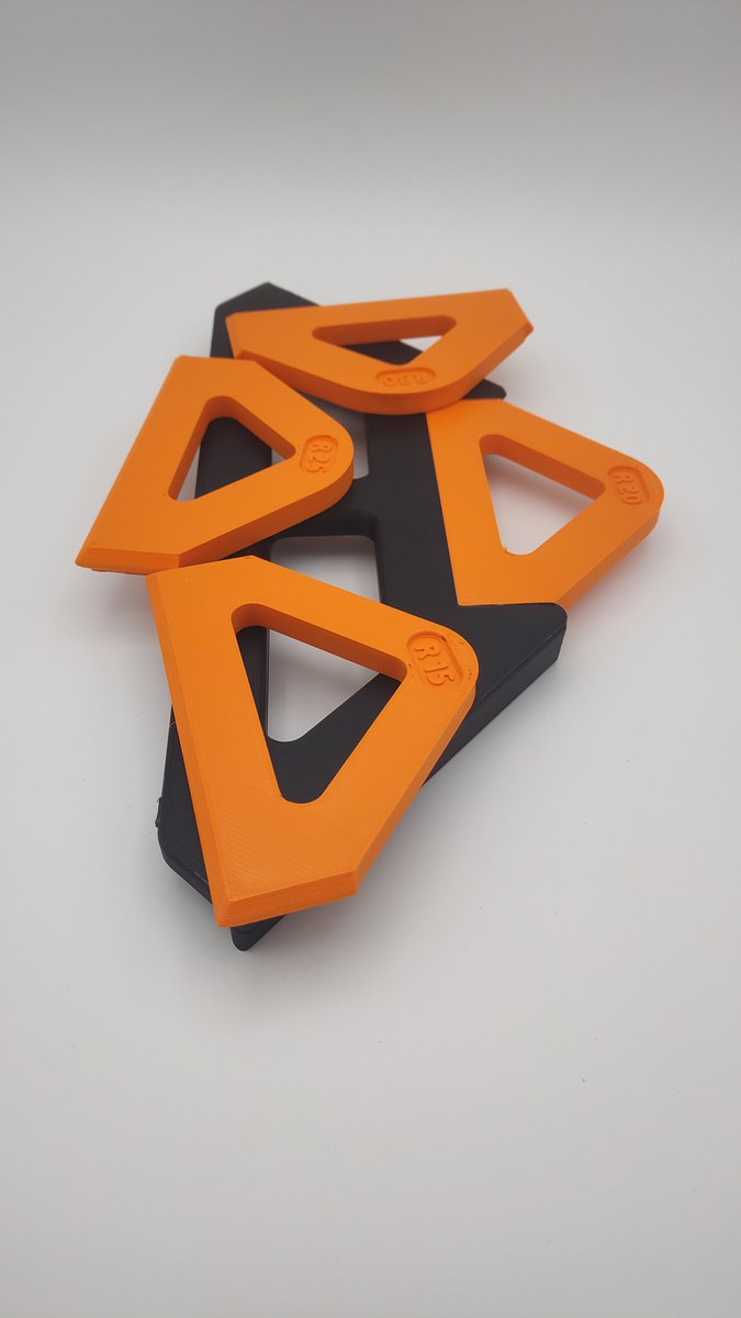 at3dPRINT1's tweet photo. Pri at-3D se vedno trudimo izdelati uporabne stvari, ki vam lahko olajšajo delo. Na spodnjih slikah lahko vidite zelo uporaben pripomoček za rezkanje vogalov na lesenih izdelkih.
https://t.co/TjIT65WjwS...
#at3dprint  #aditive #3dtisk #3dmodeling #3dprint #additivemanufacturing https://t.co/CPpkXj7s4p