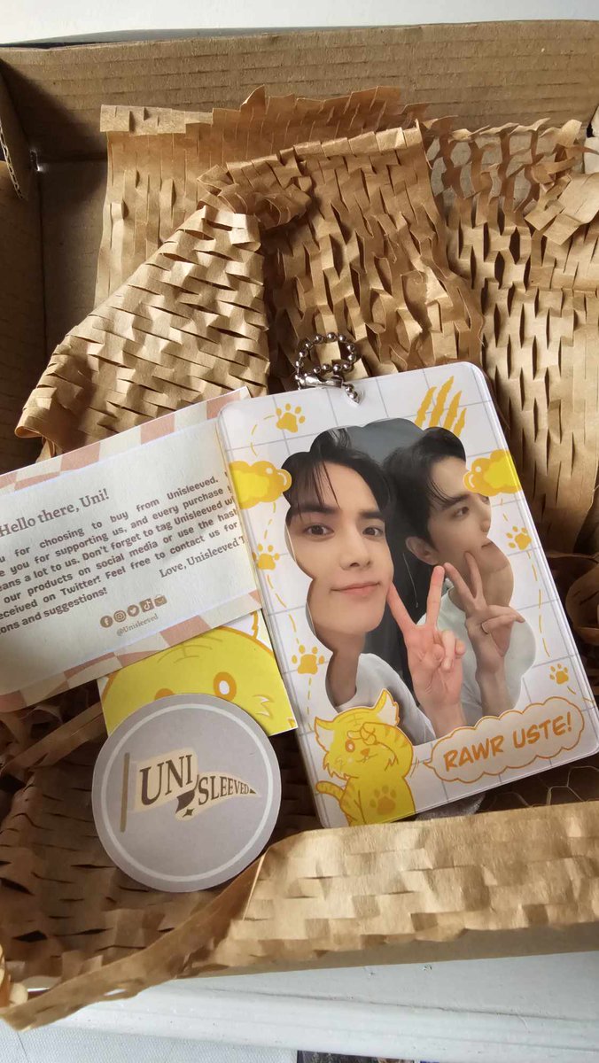 today's happy mail pt. 2 ☆ 

much love for <a href="/unisleeved/">Unisleeved 🎓</a> for this cute ust themed photocard holder 🫶

the Thomasian fangirl in me is very happy ✨️