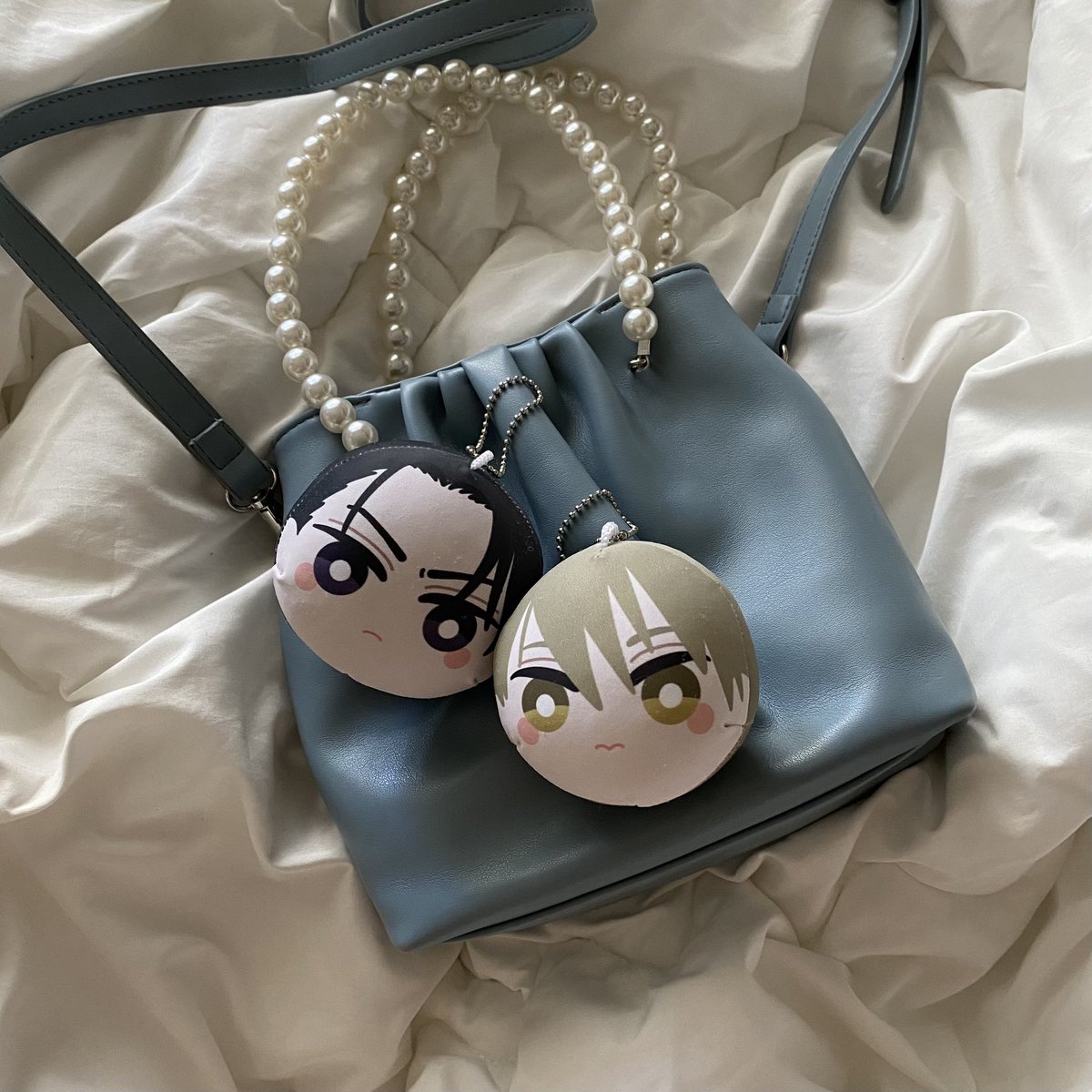 asm___mi's tweet photo. @yamaneayano 
やまねあやの先生、ファインダーの陽炎の発売＆サイン会開催おめでとうございます🥂🦋💖そして昨日は素敵なサイン会をありがとうございました😭❤️‍🔥裏話やプライベートなお話まで聞けて、そして先生とお話しすることもできてとてもとても幸せでした🫧これからも応援しております！！❤️‍🔥 https://t.co/dx822NaBNF