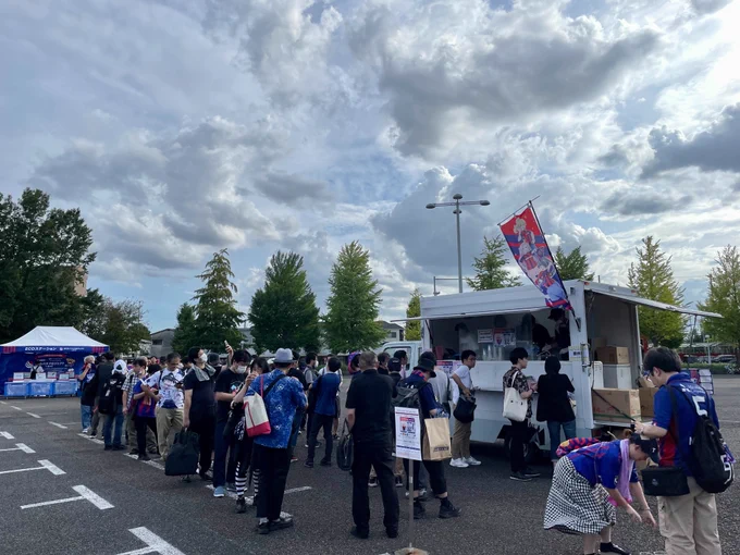 Jリーグ×ラブライブ!シリーズ本日はFC東京とのコラボ試合青赤パークにてラブライブ!シリーズ特設キッチンカーが出店しておりますコラボ限定コースターも配布しておりますぜひチェックして下さいね詳細⇒ #lovelive 
