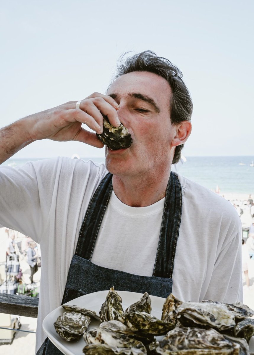 Oysters make me very happy. 

What's your favourite seafood? #oysters #cookerydemo