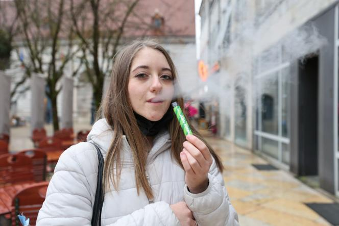 🇫🇷🌬️ALERTE INFO - Les cigarettes électroniques 'puffs' seront bientôt interdites, annonce Élisabeth Borne. (itw RTL)