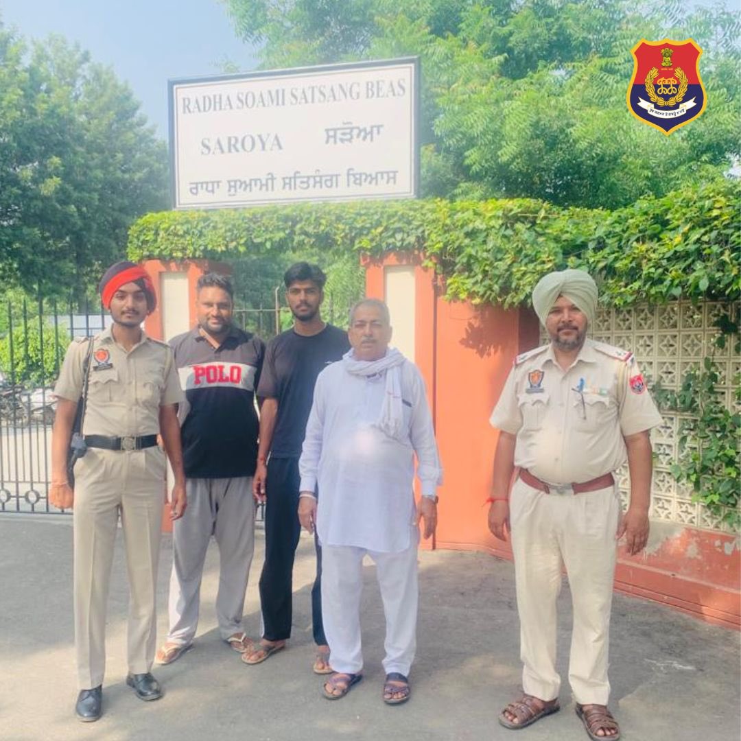 SBSNagarPolice's tweet image. A secure🔐environment is our responsibility for your prayers.

SBS Nagar Police stands steadfast in protecting religious sites for your faith. 

#SafeAndSound 
#ReligiousSecurity