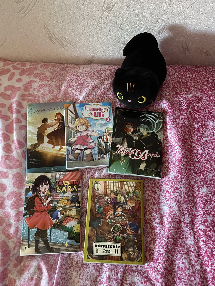 lesvoyagesdely's tweet photo. Passage à la librairie ♥️ https://t.co/RpWlzquPq8