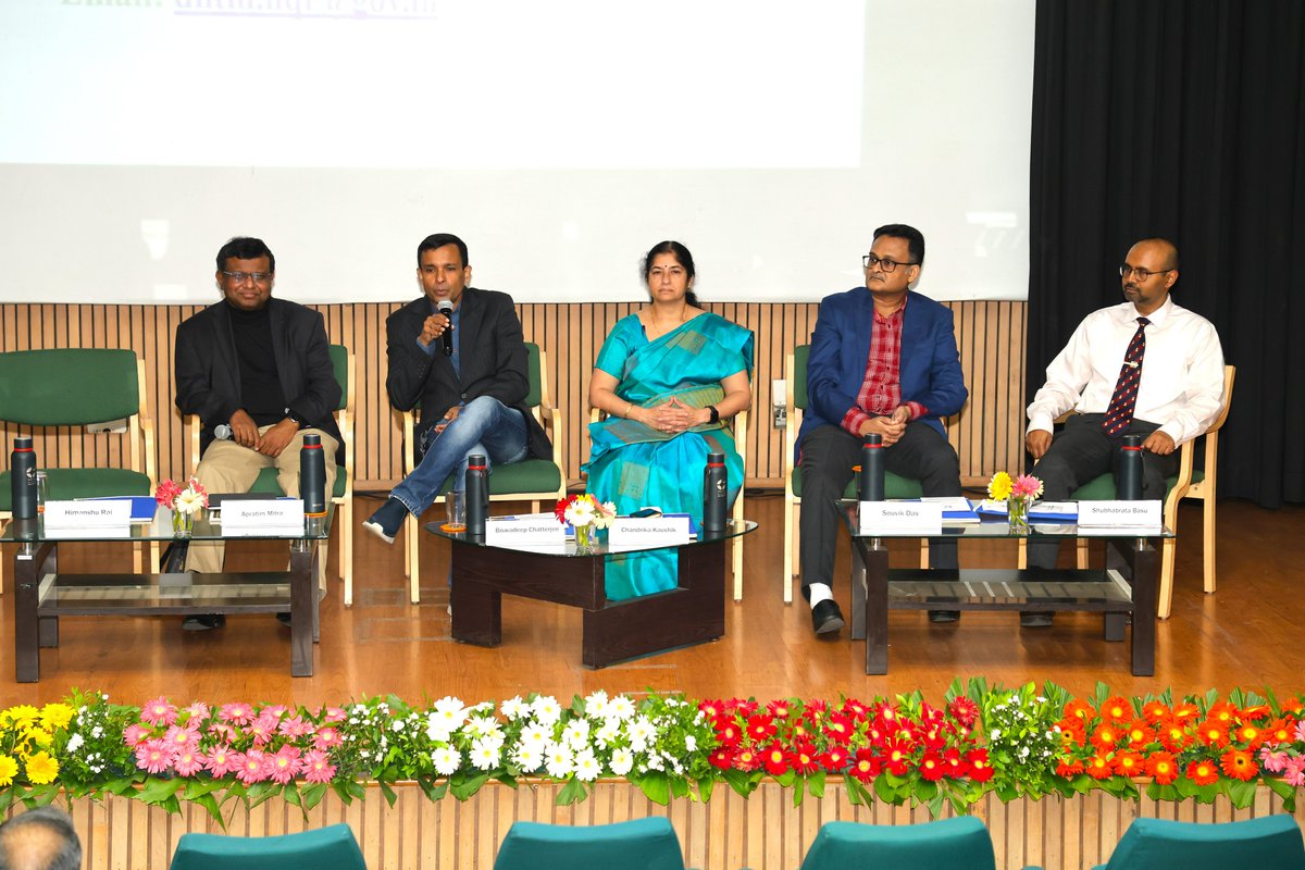 IIM_I's tweet photo. Following these informative talks by the esteemed panelists, the Industry Conclave at #IIMIndore featured an insightful Q&A session, where industry professionals engaged in a lively exchange of questions and insights.
#IIMIat26 #IIMI #IIM #GenAI #Technonlogy #Conclave #Industry https://t.co/i0oDspnmrh