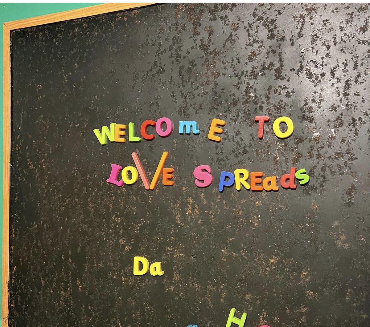 LoveSpreadsNewport tweet media
