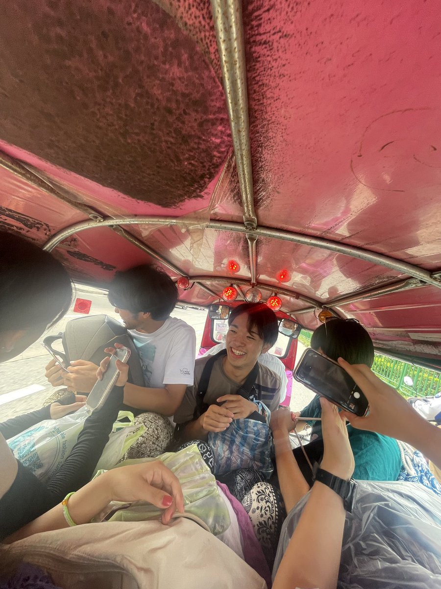 p8eks's tweet image. 絶対人数オーバー！！！トゥクトゥク楽しい🥳

 #タイから始めよう  #TABIPPO学生支部