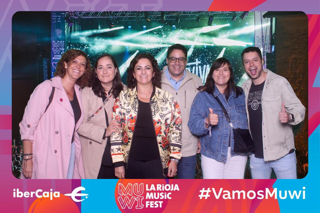 ConchaAndreu's tweet photo. 😎🤟🏻Como siempre, ambientazo en el @muwi_fest ¡Qué bien nos lo hemos pasado! 🎶
#muwi #festival #muwifest https://t.co/ufU2fSqGKx