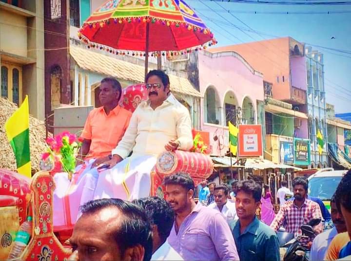 MKAshokKumar1's tweet photo. #செப்டம்பர்_3_HBD68_GMS
பிறந்தநாள் காணும்
 
#வருங்கால_பாராளுமன்றமே!!!👑💯
#சின்னமருது_ஸ்ரீதர்வாண்டையார் 

#மூவேந்தர்_முன்னேற்றக்_கழகம்🔰 https://t.co/cRsAEzeTO4