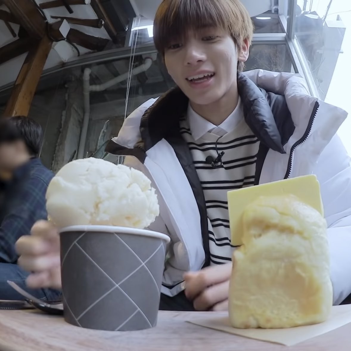 125_soobinn's tweet photo. テヒョンがTALK X TODAYで来てたソウルコーヒー😆🎶🌟 https://t.co/ABM9DWCgtW