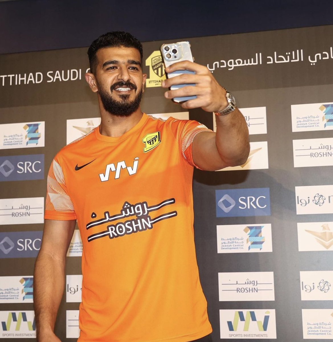 ali99i's tweet photo. الاخ والصديق عبدالله و قبل يكون زميل في النادي 

ربي يوفقك بمحطتك القادمة وانا اخوك يضيع الكلام اللي بخاطري لك ومهما قلت ما وفيتك حقك لكن الاكيد اني بافقدك بالحيل والله ؛ راعي معروف لقب استحقيته من كل هلالي بيقولها لك ؛ شكراً يا اسطورة و وداعًا ياكبير 💙🧤1 @almayuof https://t.co/0OQtbAxZhh