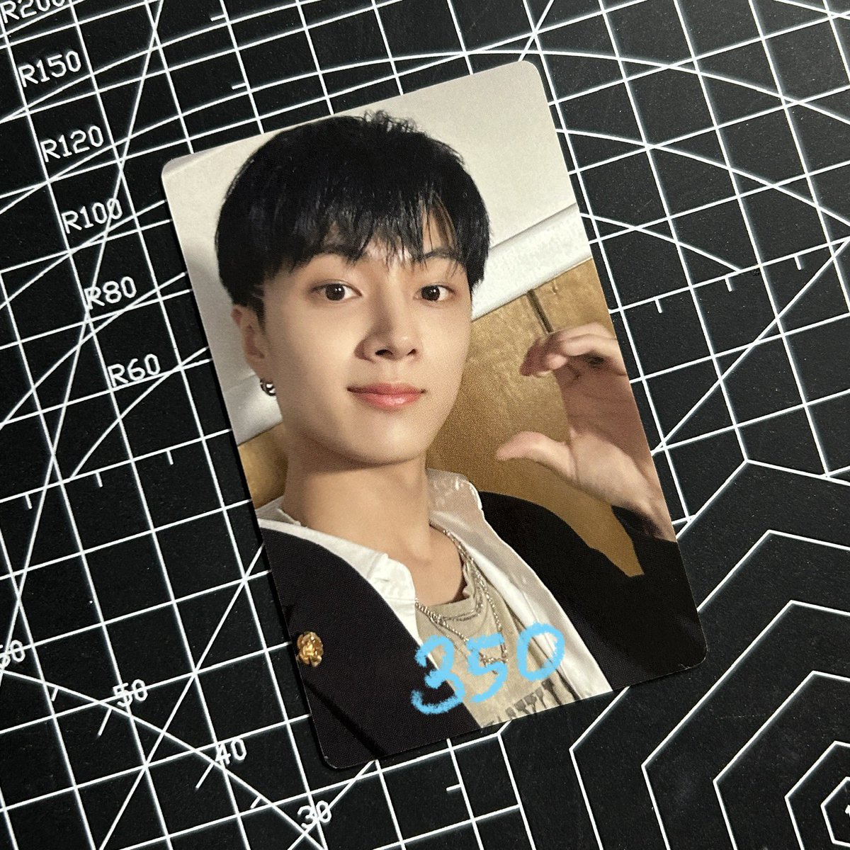 heejayting's tweet photo. wts lfb enhypen ph

— jay m:d1 weverse pob
can do dop w/ dp
sco / free pf payo
mint
w/ official freebies + fanmade ones (dogshow pcs + stickers)

dm/reply to claim!

t: manifesto mdo m:do md1 wev photocard pc https://t.co/duwHbGewjE