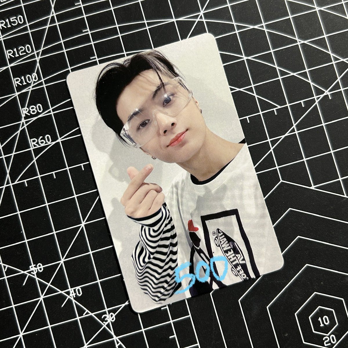 heejayting's tweet photo. wts lfb enhypen ph

— jay ggu ggu 2022 pc w/ free ggu ggu inclusions
can do dop w/ dp
sco / free pf payo
mint
w/ official freebies + fanmade ones (dogshow pcs + stickers)

dm/reply to claim!

t: gguggu photocard pc https://t.co/qVkAte2orq