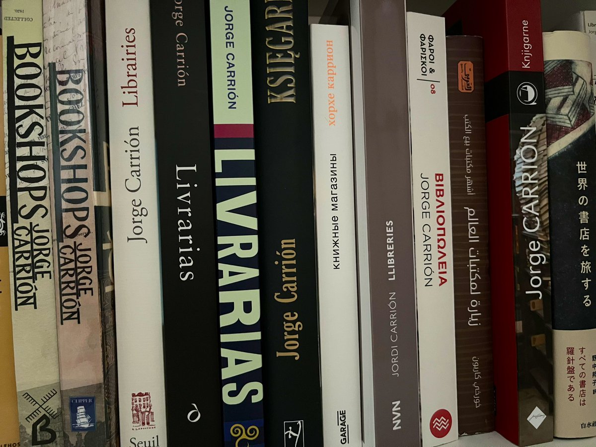 jorgecarrion21's tweet photo. Hoy hace 10 años que se publicó “Librerías”, el libro que me cambió la vida; inspiró a varias personas a escribir también sobre la historia del libro; animó a otras a abrir su propia librería. Hay más de 20 ediciones en diferentes idiomas y formatos. Gracias por la compañía. https://t.co/PjsNd3Sx1o