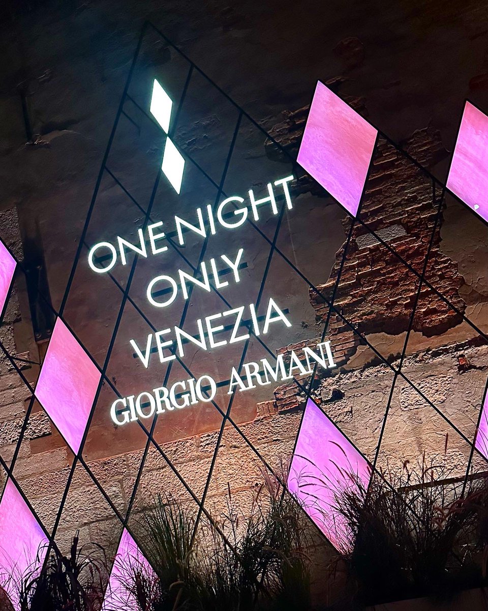PolitiBarbara's tweet photo. #onlyonenight by @giorgioarmani in Venice ⭐️⭐️⭐️ https://t.co/Ia9spJwUmX