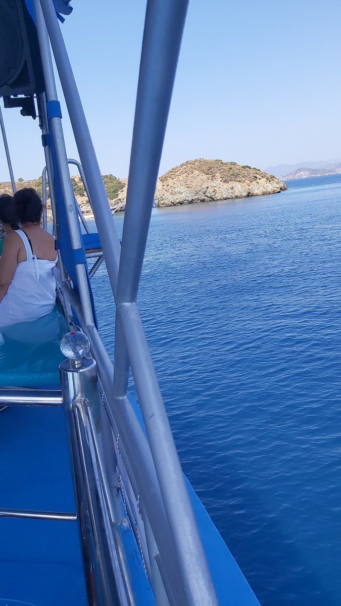 Tekne turu  varmi   prenses  serap  varmi burda olan  fathiye