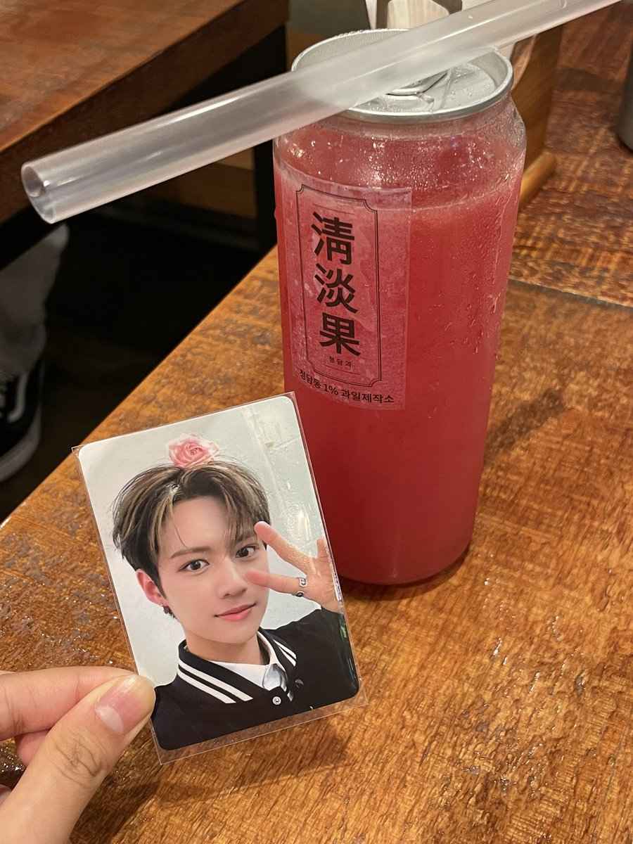 뾰가 사다준 성처리수박주스
@delleuuu