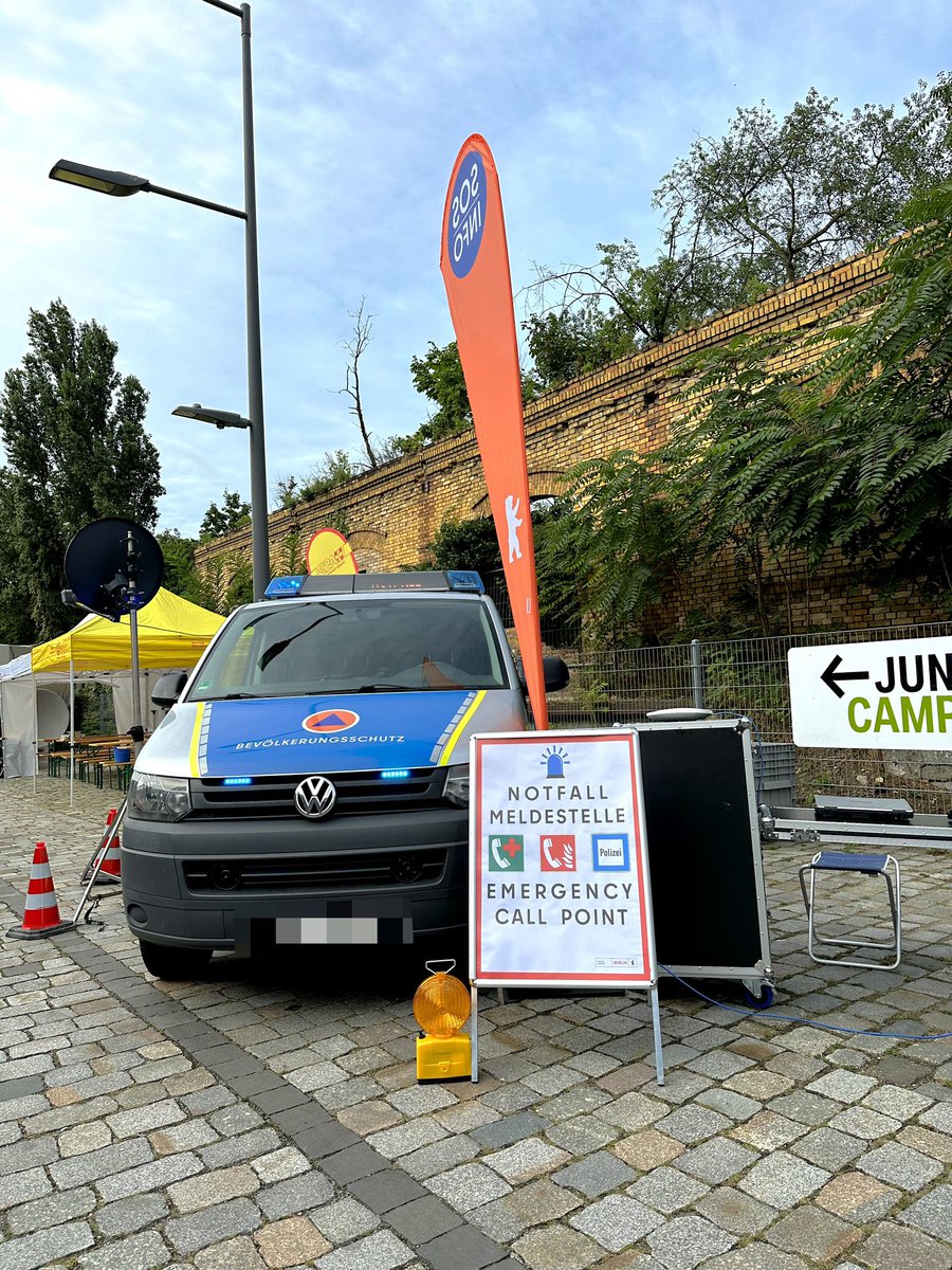 DerKaterX's tweet photo. Es ist eröffnet 📣🚒🚓🚑
Das #Blaulichtfest 🚨 im @Technikmuseum_B Berlin von 10-18 Uhr.
Mitmachangebote, Information, Action…
#berlin @BaLichtenberg @Innensenatorin #freiwillige #ehrenamt #feuerwehr #polizei #rettung #blaulicht #hiorg @THWLeitung @drk_berlin @ASBinBerlin https://t.co/SEAbR31tQE