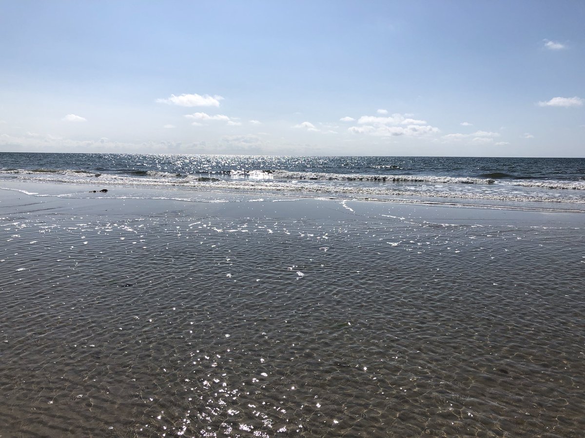 Nordsee Sommerzeit - nur was machen die Leute mit Mütze Schal Handschuh hier?