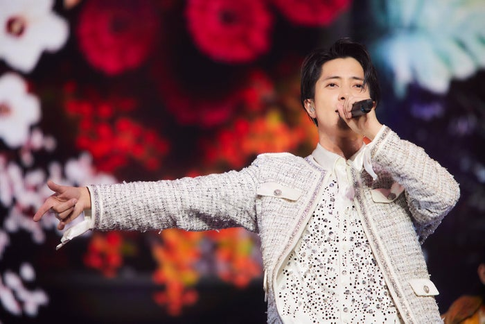 livedoornews's tweet photo. 【絆】山下智久、ライブ中にNEWS宣伝 小山慶一郎も駆けつける
https://t.co/QHbvbgbtke

「20周年ってすごいよね。（結成は）18歳のときだったんだけど、いろんな青春時代を過ごさせてもらいました。是非共々よろしくお願いします」と古巣・NEWSの宣伝もした。 https://t.co/5hMqYMaOTe