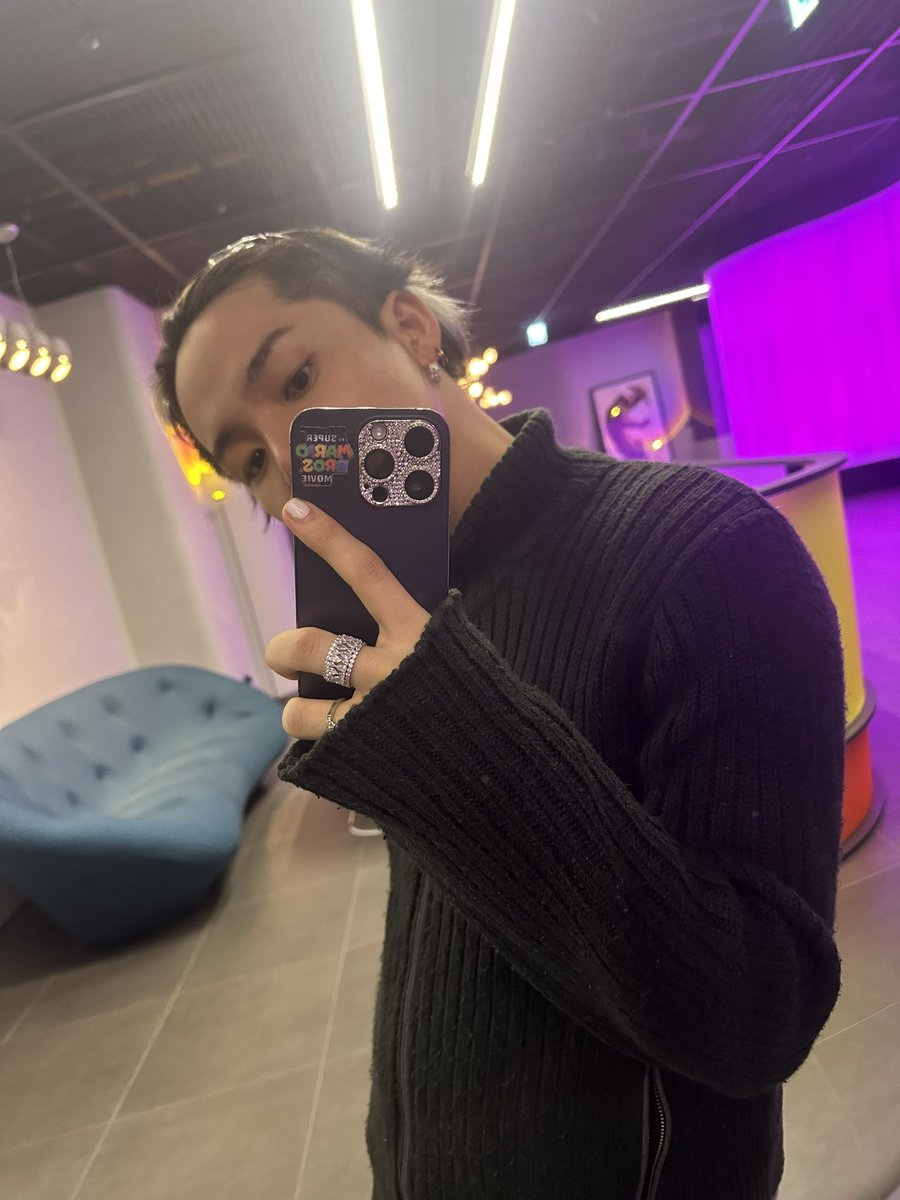 ؘ tweet media