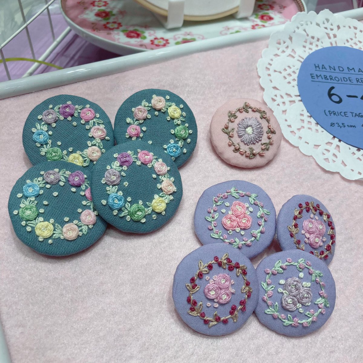 I made 8 more buttons yesterday &amp; Friday ~ * u *

#Connichi2023 
#Connichikreativmarkt