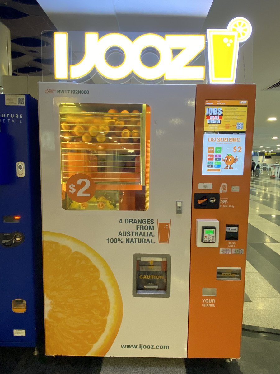 ppandeyenv's tweet photo. Just spotted an amazing initiative at Singapore Harbour Front today! An orange vending machine that offers freshly squeezed orange juice for only 2 SGD per glass. Such a convenient and healthy option! 🍊😍 #FreshOrange #HealthyLiving #SingaporeHarbourFront #SINGAPORE https://t.co/cM5txS4F0n