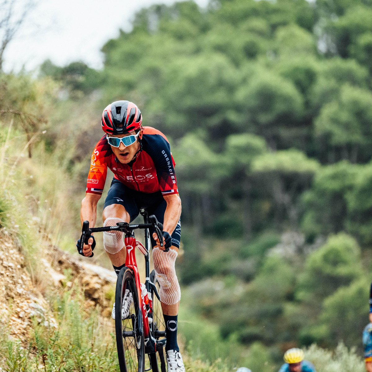 GeraintThomas86's tweet photo. Another day in paradise 🤣👍 #LaVuelta23 https://t.co/bgG1t128bH