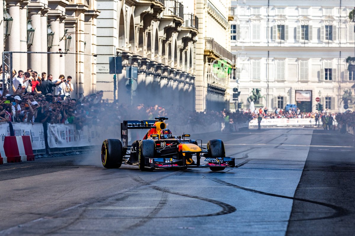 antonella65anto's tweet photo. #autolookweek #turin #Automotive #Motorsport #SUZUKI #RedBull https://t.co/JwtN2FPZTY