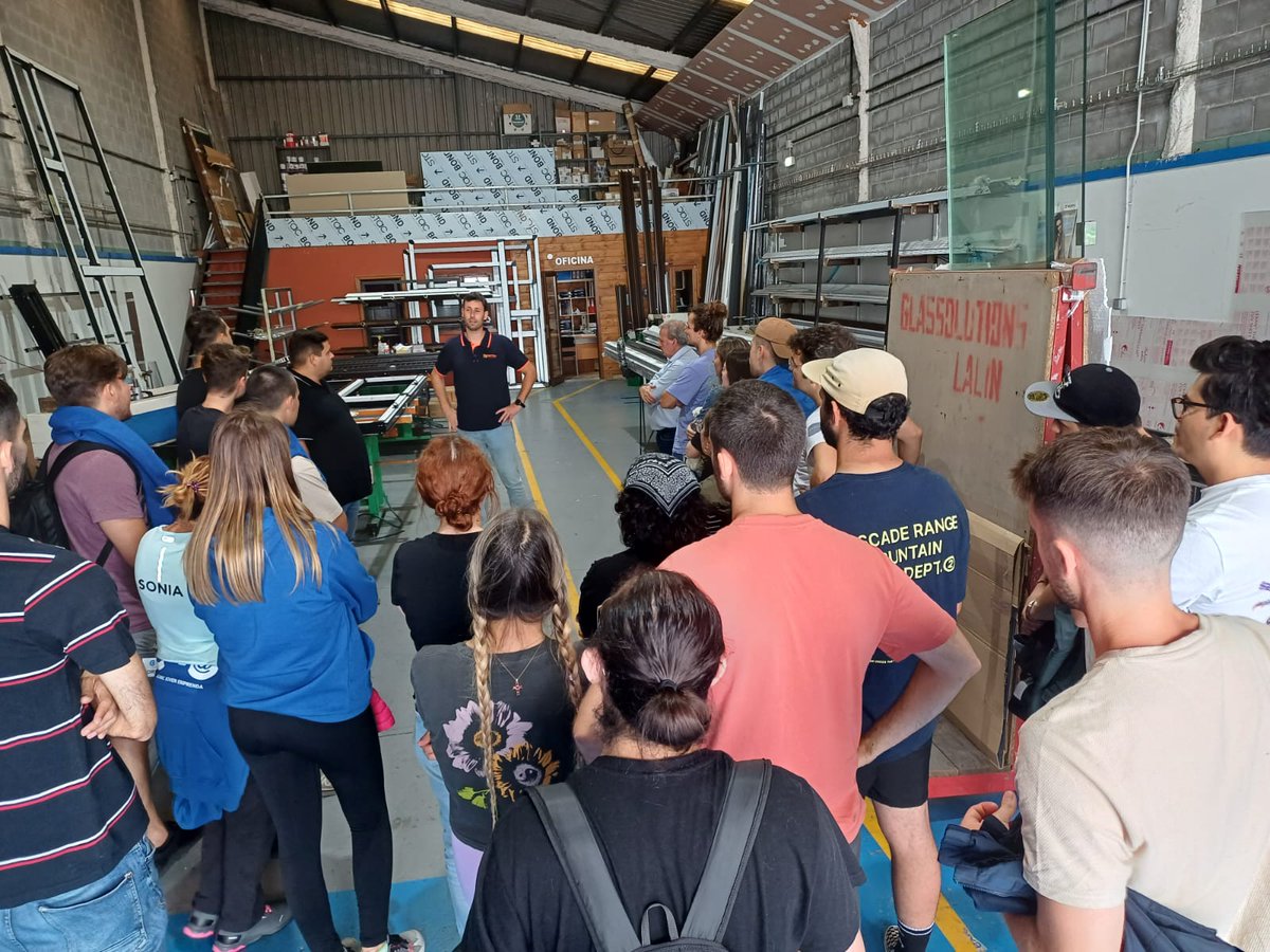 CLINIC JovenEmprend@ tweet media