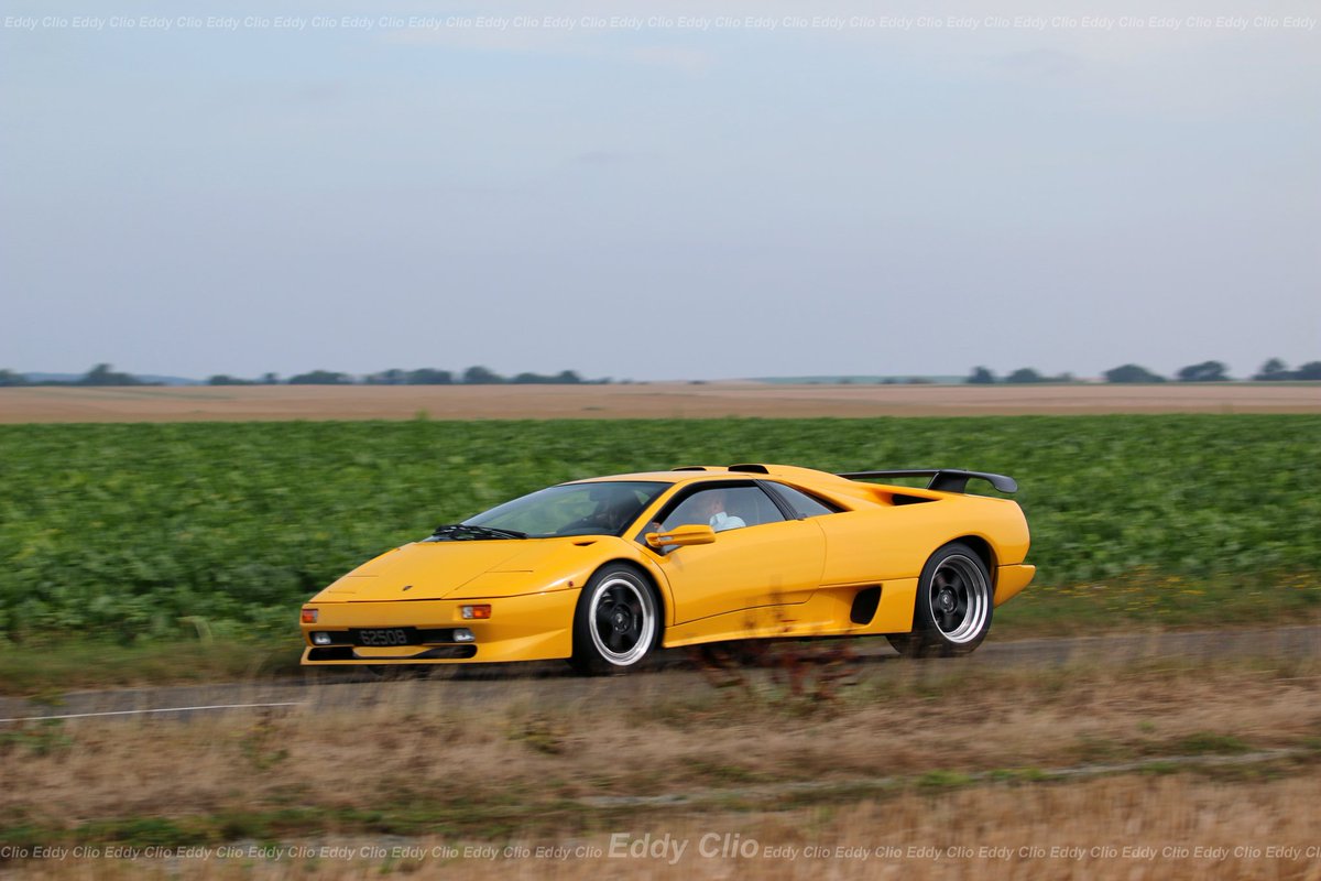 LAMBORGHINI DIABLO SV 

#lamborghinidiablos #car #supercar #rare #legend #classic #art #iconic #hypercar #voiture #carporn #perfect #amazing #fool #awesome #nicepicture  #photo #photooftheday #art #lamborghini #diablo #diablosv #yellowcar #qupercarsrallye