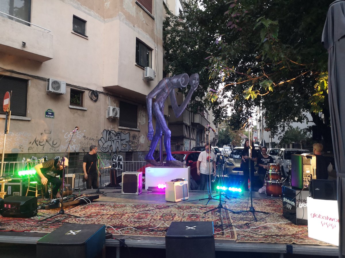 BucharestVibes's tweet photo. 1st edition of Vasile Lascăr Fest brought such an artistic vibe to the street❤️

The fest goes on today, the street stays pedestrian and people can enjoy live music, local craft shops and workshops 🤩

#bucharestvibes #discoverthemagic #cityofjoy #vasilelascarfest #streetfestival https://t.co/YxztLLpXXb