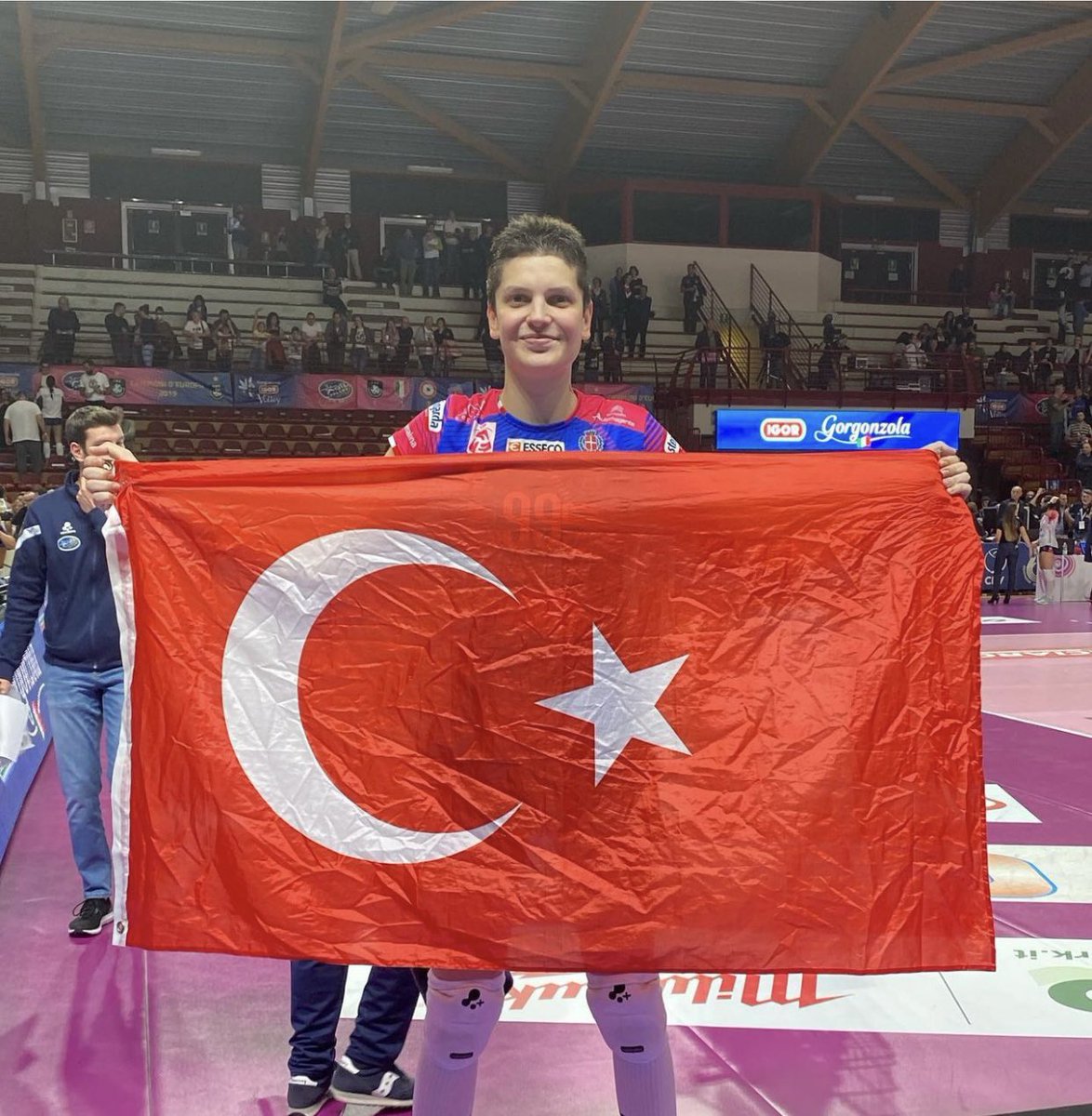 Vatanını en çok seven, görevini en iyi şekilde yapandır!

#EbrarKarakurt’un yanındayım’ diyen kaç kişiyiz 🫶🇹🇷❤️