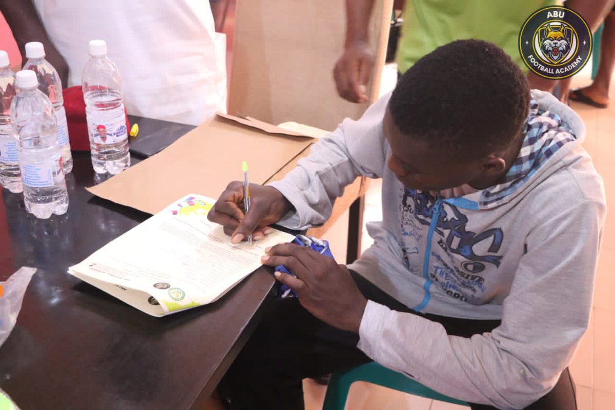 onitshagra's tweet photo. ABU FOOTBALL ACADEMY SIGNS MEMORANDUM OF UNDERSTANDING WITH PLAYERS IN THE PRESENCE OF PARENTS/GUARDIANS https://t.co/CxKVdJ736K