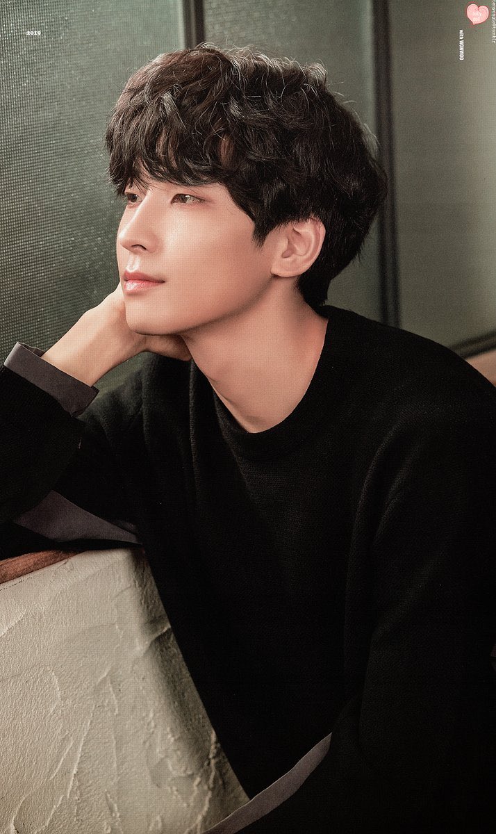 wwlake's tweet photo. 원우 이 정도 전뽀뽀도 너무 좋은듯 ..
진심 충무로 신인 남배우처럼 생김 https://t.co/dAZucYFGLO