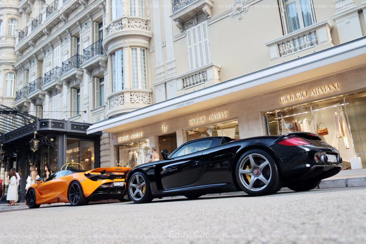 PORSCHE CARRERA GT 

#porschecarreragt #supercar #rare #legend #classic #art #iconic #hypercar #voiture #carporn #perfect #amazing #fool #awesome #nicepicture  #photo #photooftheday #art #porsche #carreragt #mclaren720s