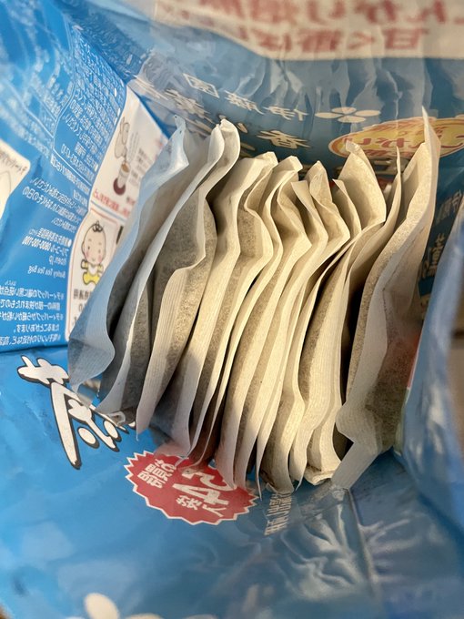夏も終わりかけなのに麦茶のティーバッグが一生なくならなくて 