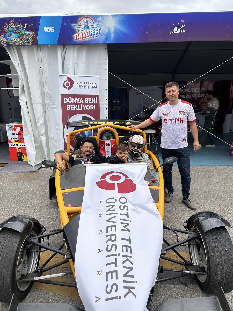 bgokhantopal's tweet photo. Ayakları yere basmayan festival #TEKNOFEST son gününde. Misafirlerimizi ağırlamaya, ilk günki heyecanla anlatmaya devam ediyoruz.
#teknofest2023 #teknofest #ostim #ostimtech #ostimtechtto
@ostimteknikuniv @bgokhantopal @myulek @ostim_osb https://t.co/tRZBQZ4Z7H